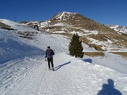 63 Riprendiamo la  comoda discesa sulla strada prov. N. 48